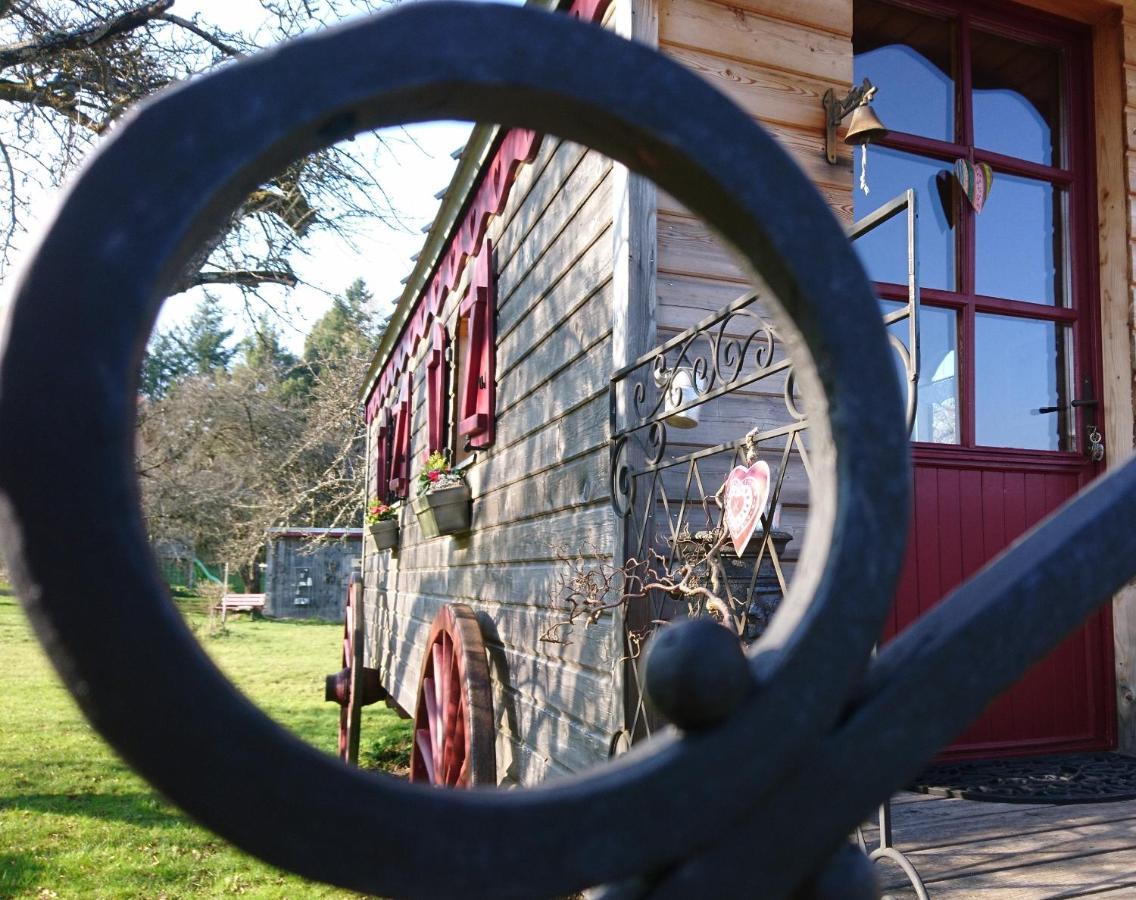 Bed and Breakfast Roulotte Le Temps De Rever Saint-Michel-sur-Meurthe Exterior foto