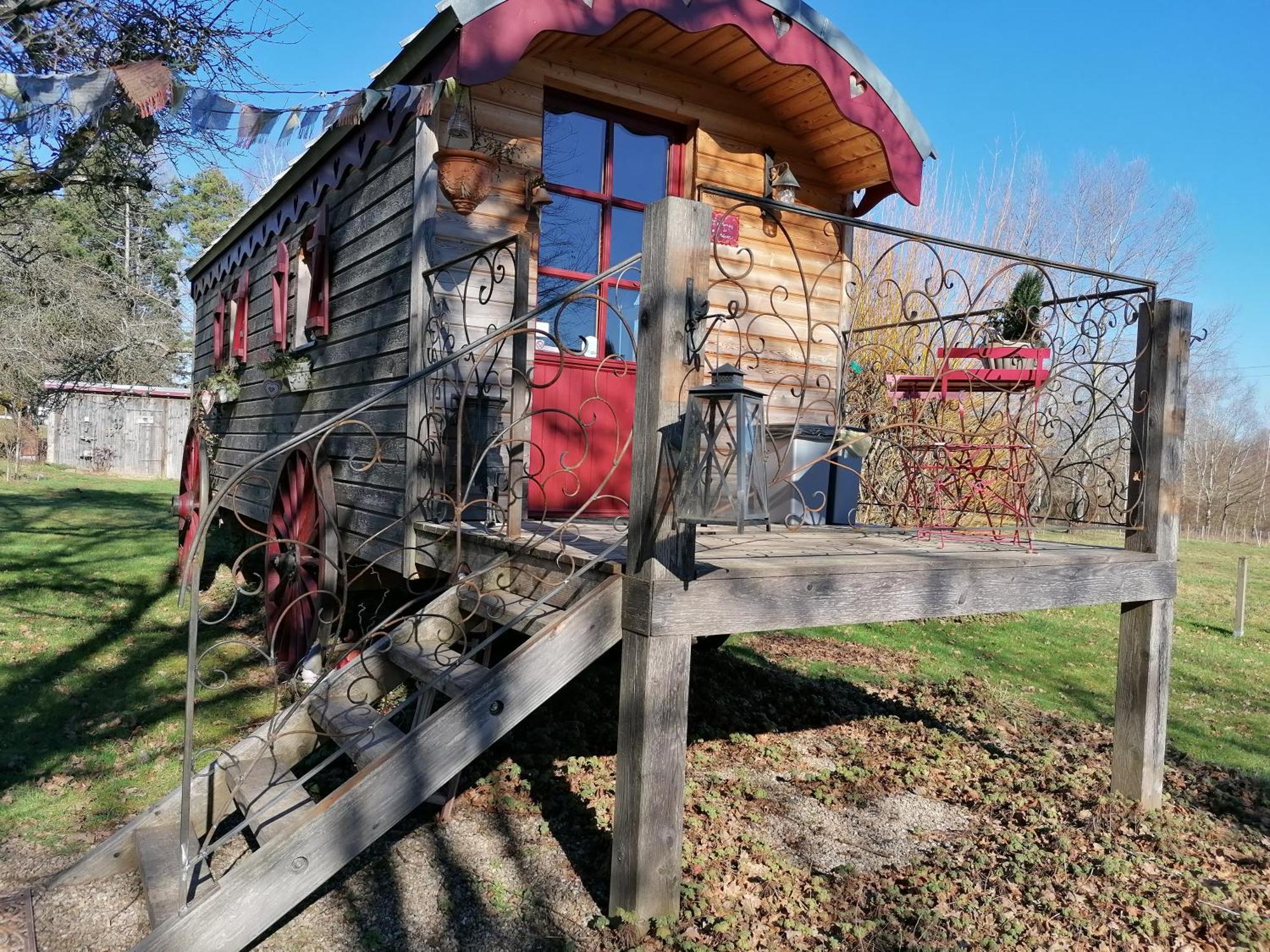 Bed and Breakfast Roulotte Le Temps De Rever Saint-Michel-sur-Meurthe Exterior foto